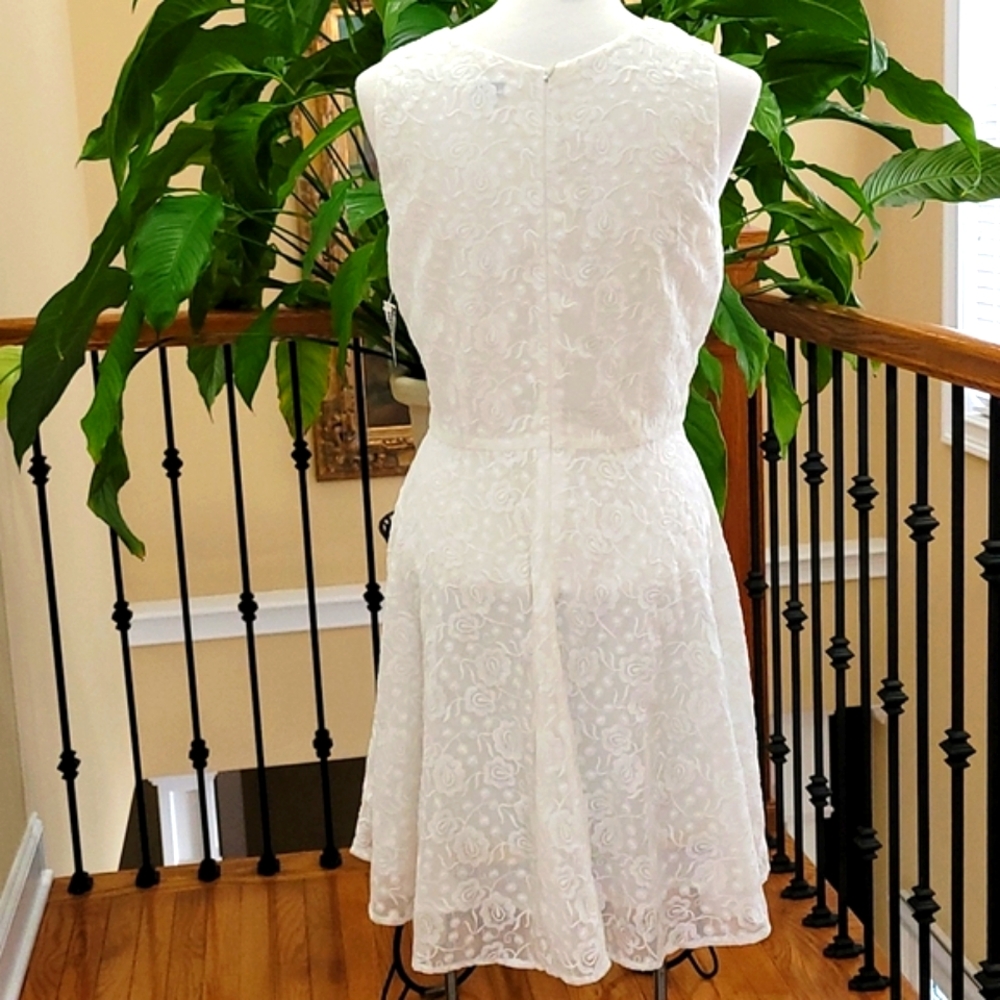 NEW White Dress Flirty Fit Flowy Crepe Overlay Sleeveless Skater BB Dakota sz 8 - Picture 10 of 11